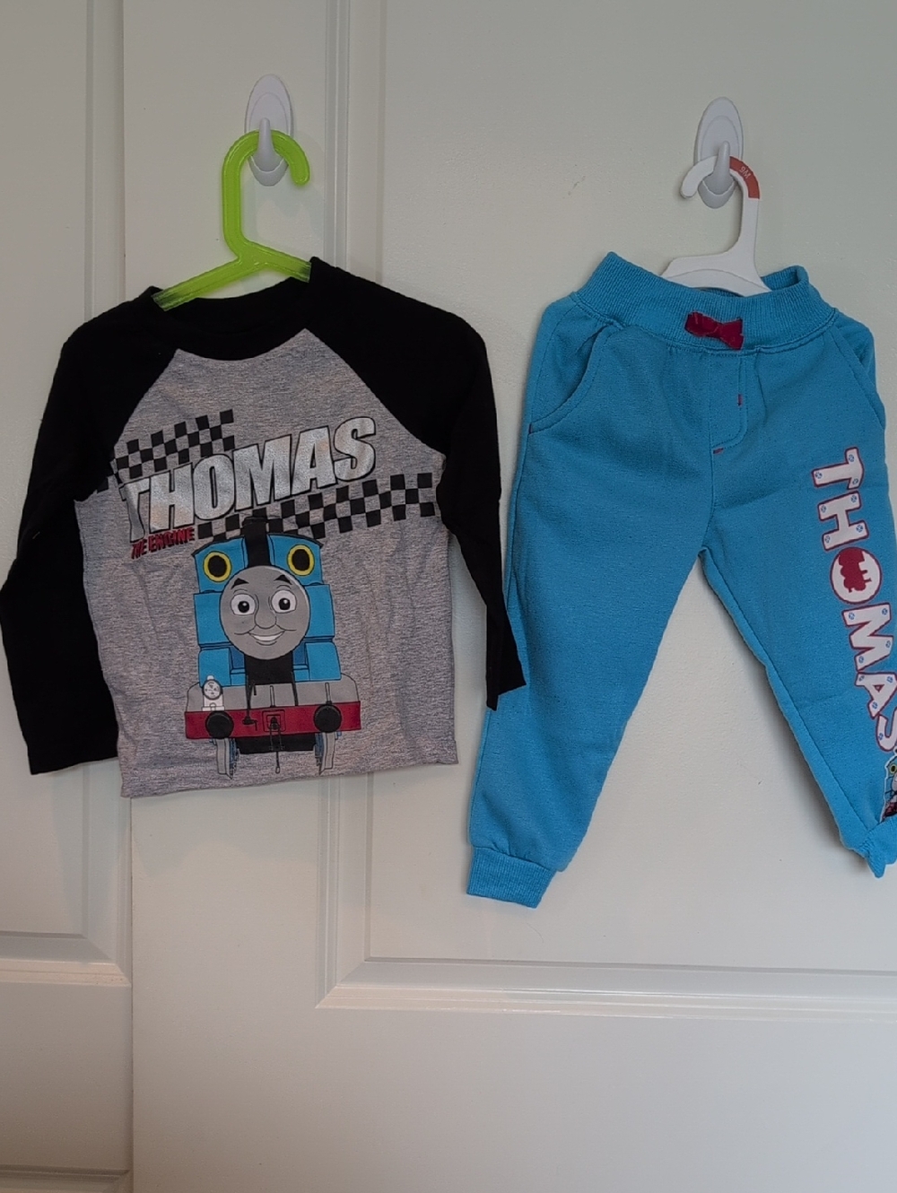NwoT Thomas & Friends Joggers Set (2 Tshirts, 1 Pants)